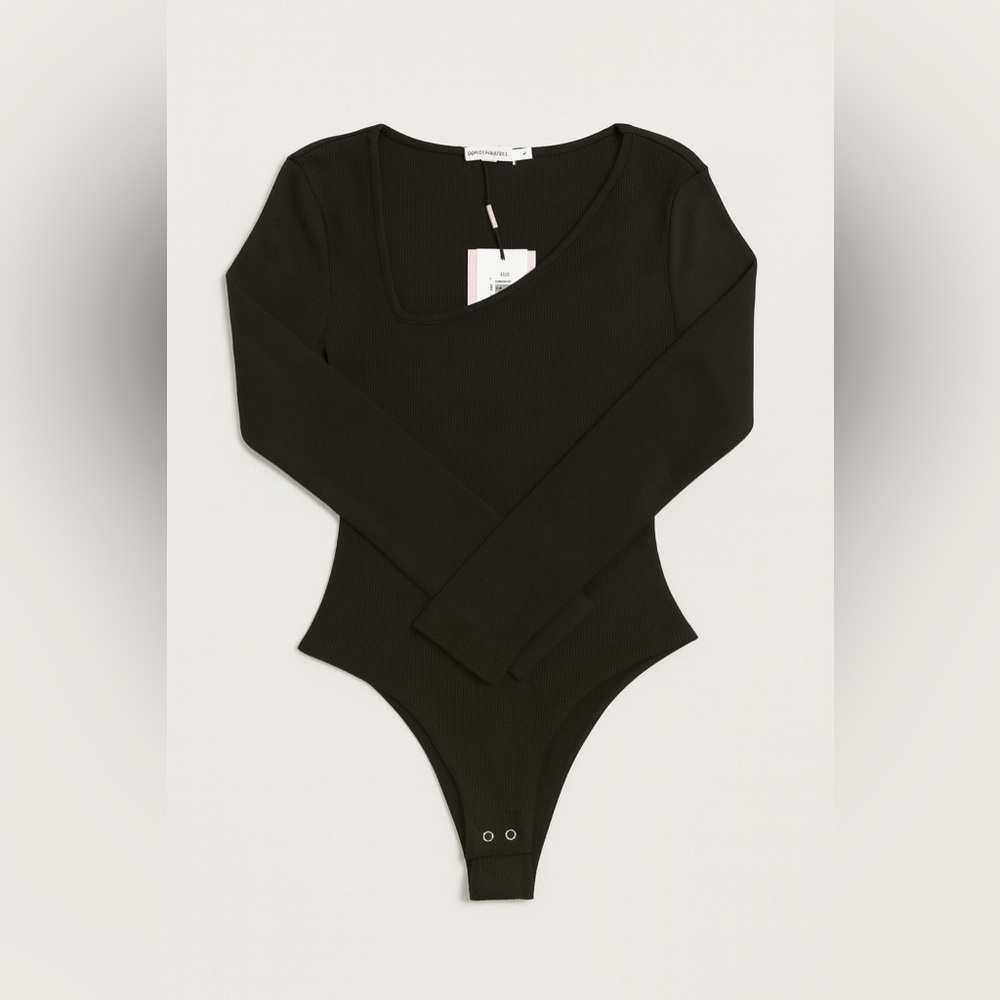 Avec Les Filles Black Ribbed Long Sleeve Bodysuit Asymmetric Neckline Medium NWT - Picture 2 of 5